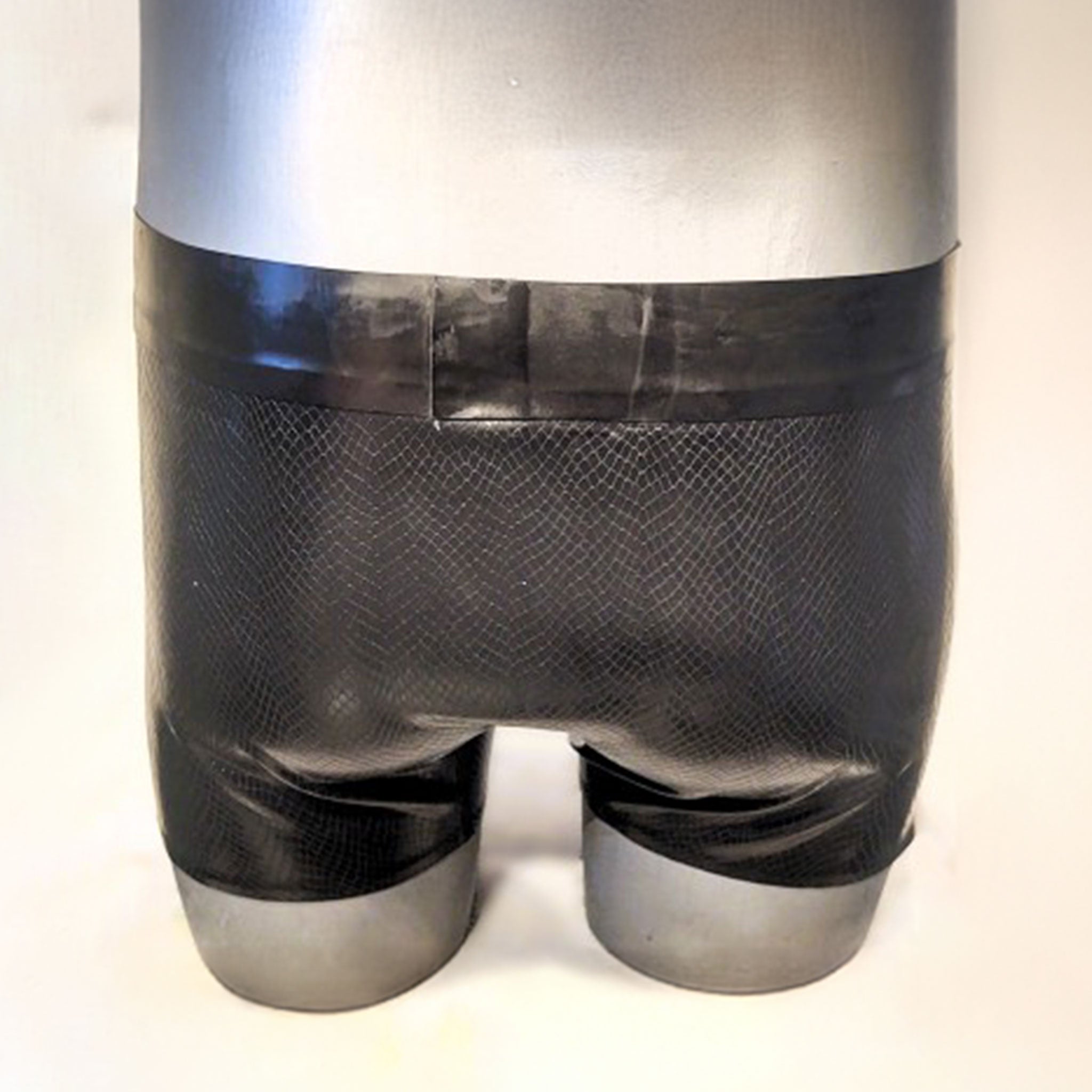 Latex rubber shiny glossy shorts pull-on wide waistband pouch crotch front firmness etched textured snake skin snakeskin snake-skin reptile serpent fetish fashion techno black