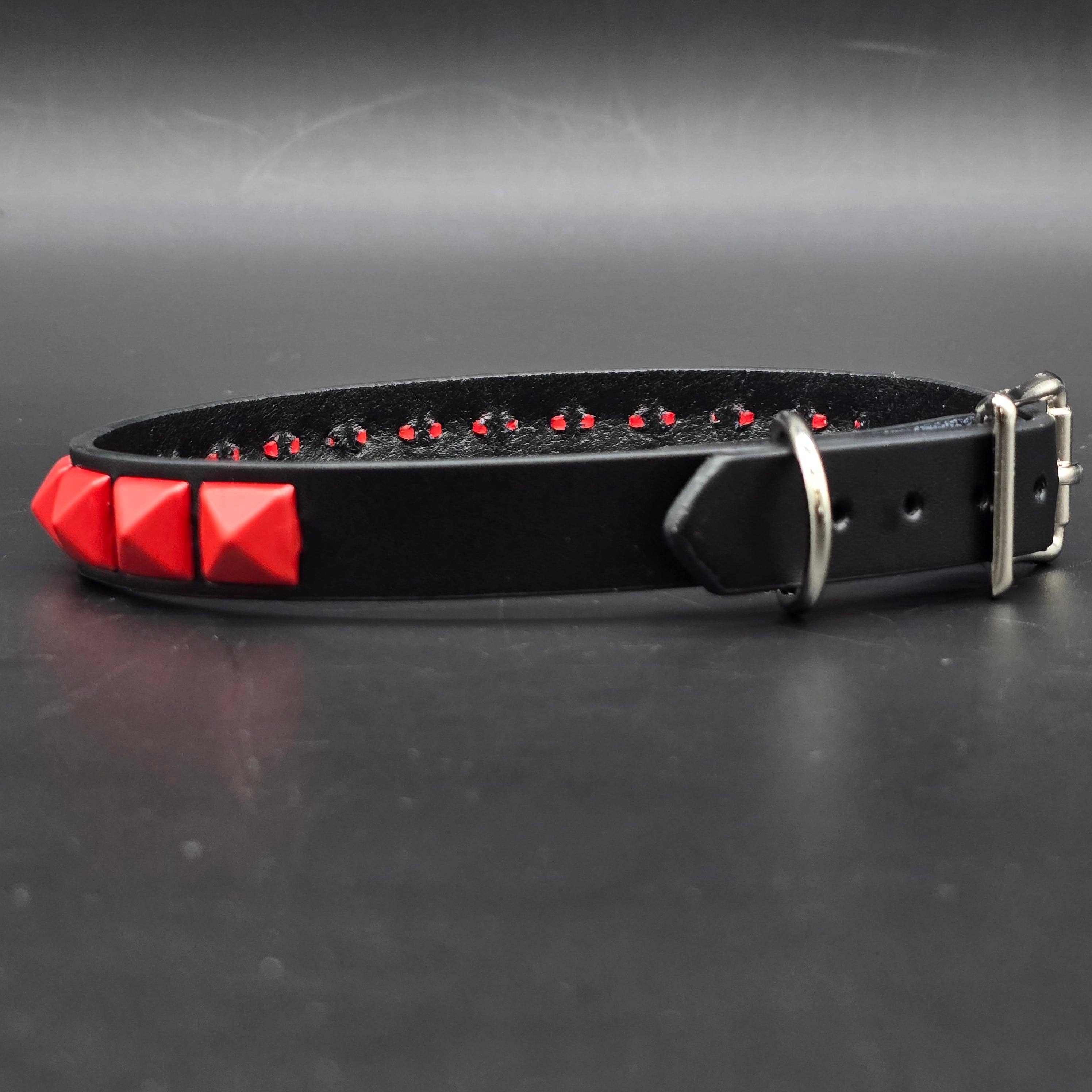 BLACK LEATHER CHOKER WITH 1 ROW 1/2" PYRAMID STUDS