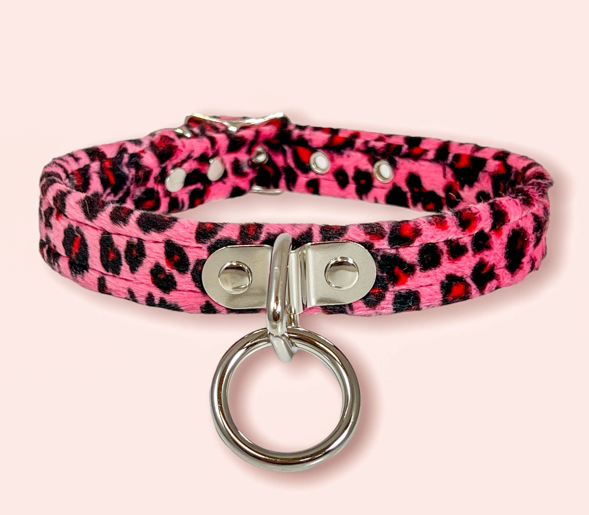 FUZZY LEOPARD BONDAGE CHOKER