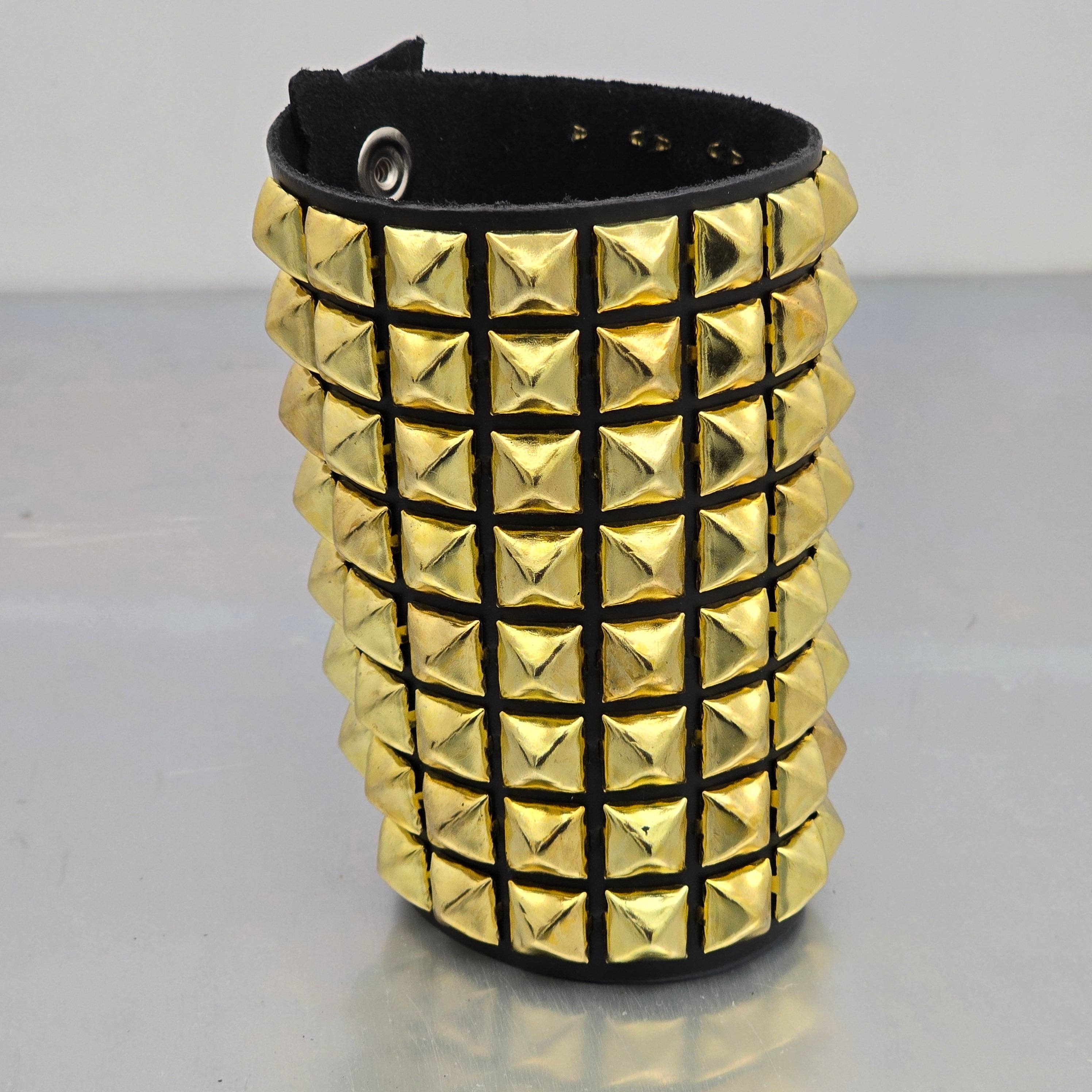 8 ROW PYRAMID STUD SNAP BRACELET