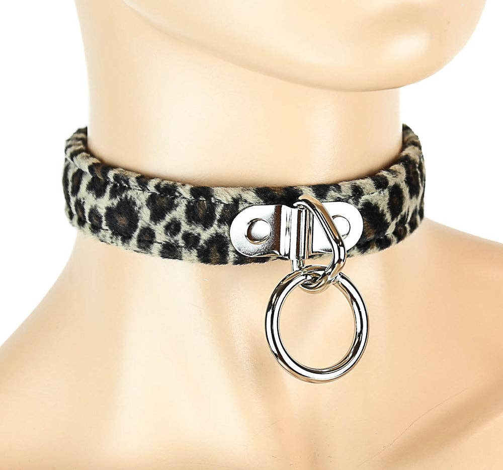 FUZZY LEOPARD BONDAGE CHOKER