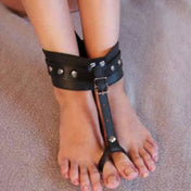Leather faux-leather lightweight accessories restraint cuff ankle ankle-cuff toes toe-restraint ankle-restraints locking lockable adjustable binding bondage bdsm bdsm-gear kink kinky kinky-play adult-toys black