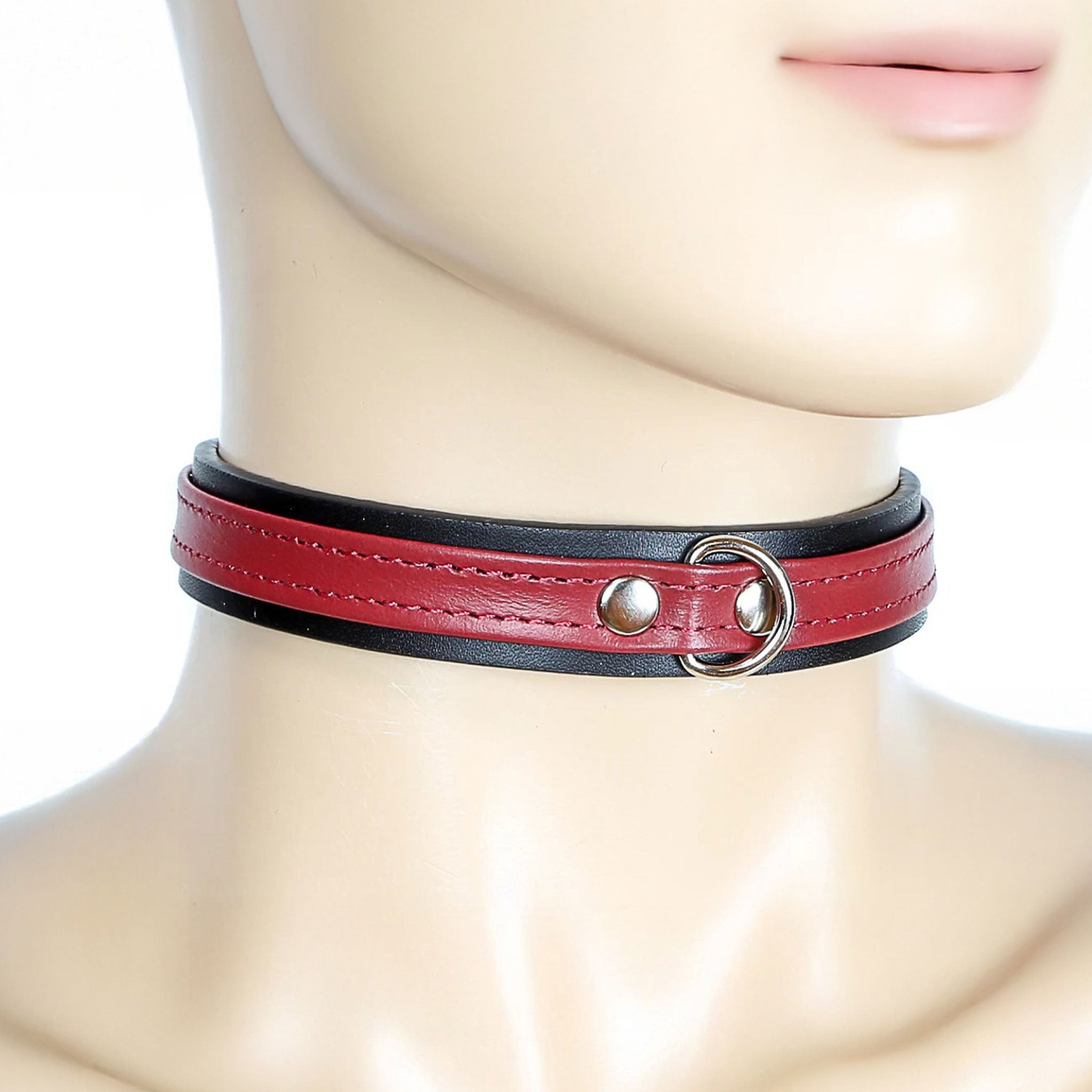 Leather genuine-leather collar choker dual-layer D-ring front-mounted adjustable buckle sleek simple seductive bold fetish fashion alt-fashion goth gothic punk aesthetic style styling bondage bondage-inspired bdsm bdsm-gear submissive sub accessories unisex red