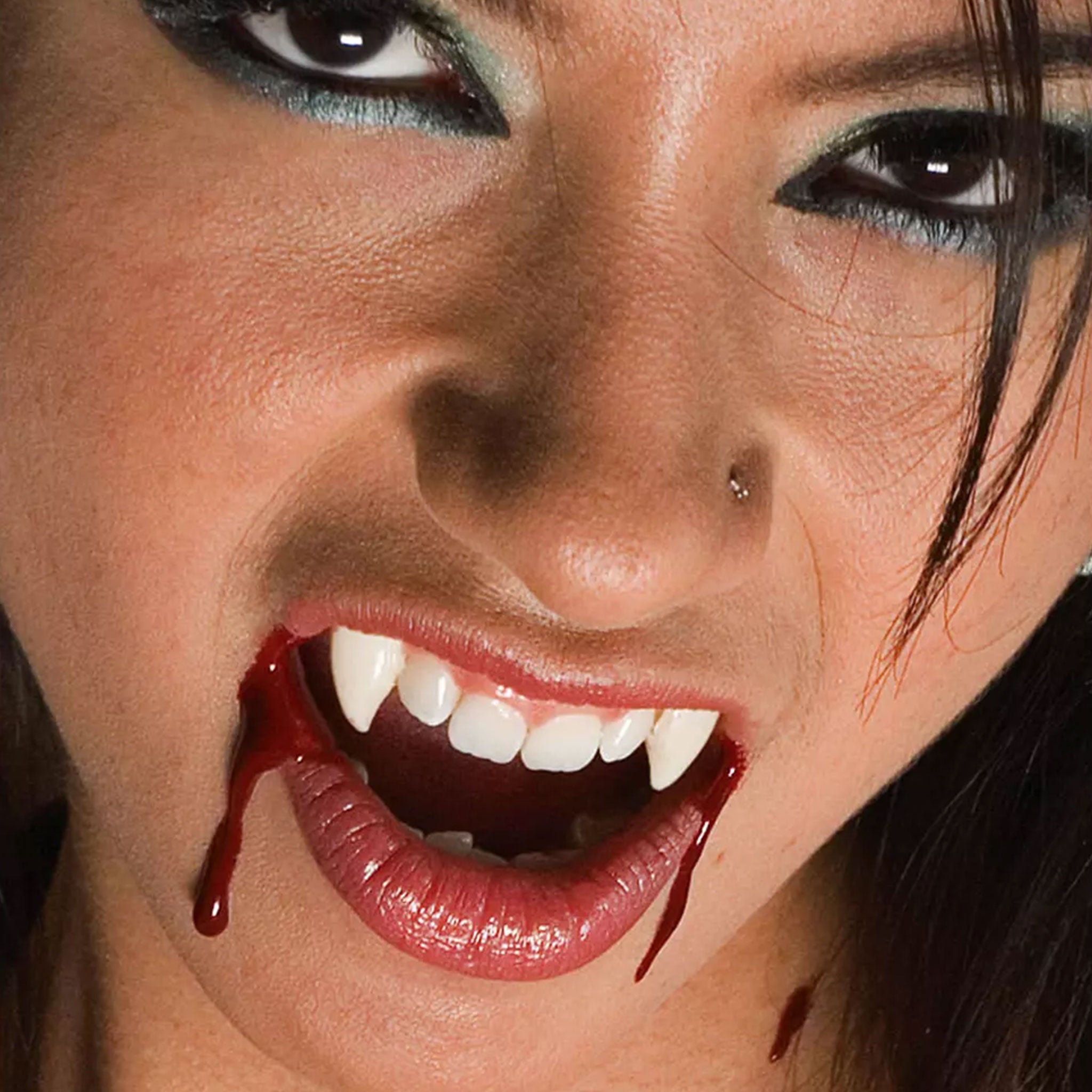 Make-up plastic fangs vampire vamp vampiric sexy bites curved realistic natural double-chambered streamlined alpha-one remoldable thermoplastic custom designer accessories costume cosplay halloween enamel white