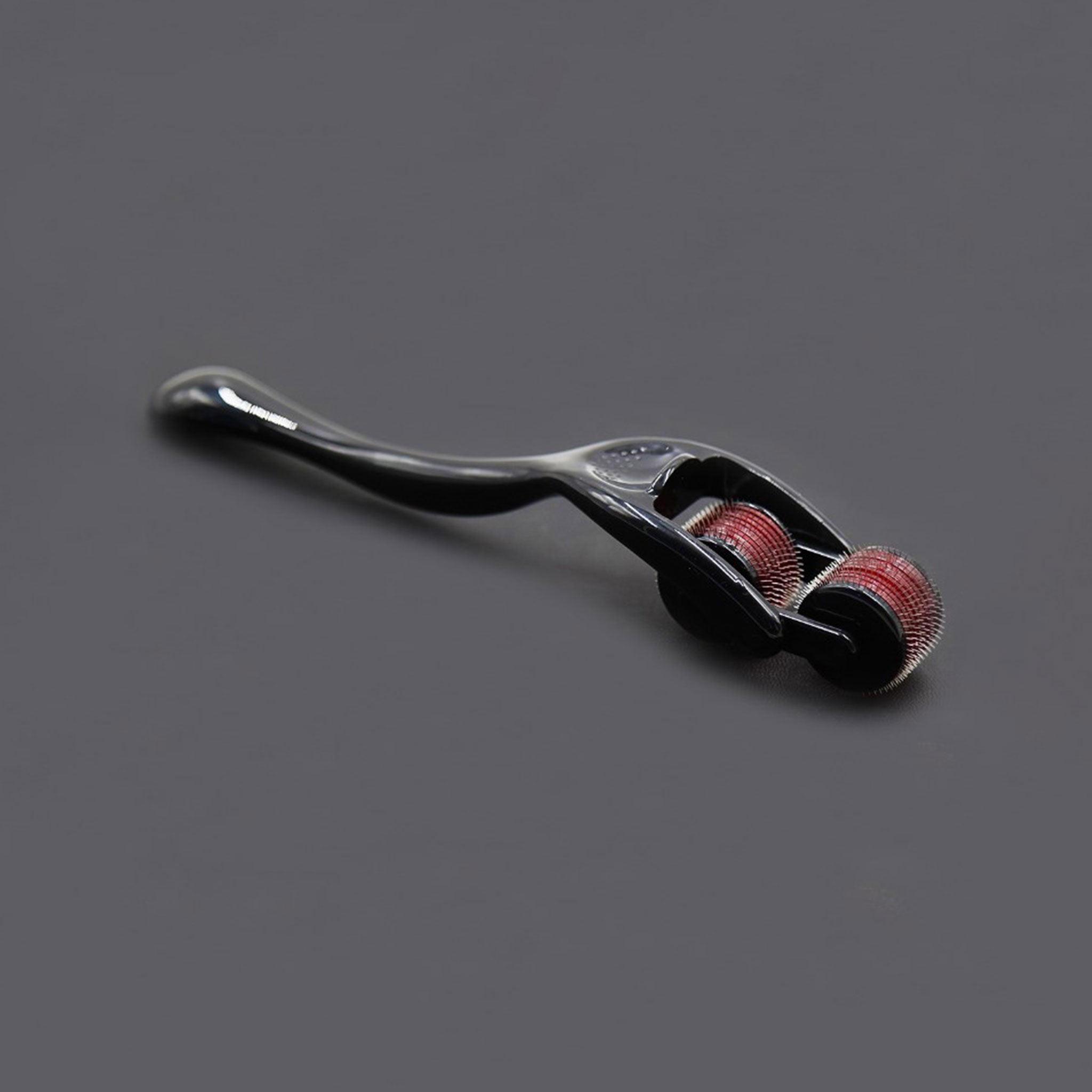 ABS-plastic pinwheel wartenberg variant metallic spikes thorns needles double roller double-wheel 9-rows separate-axis neurological maximum sensation sensory-play medical-play bondage bdsm bdsm-play adult-toys black
