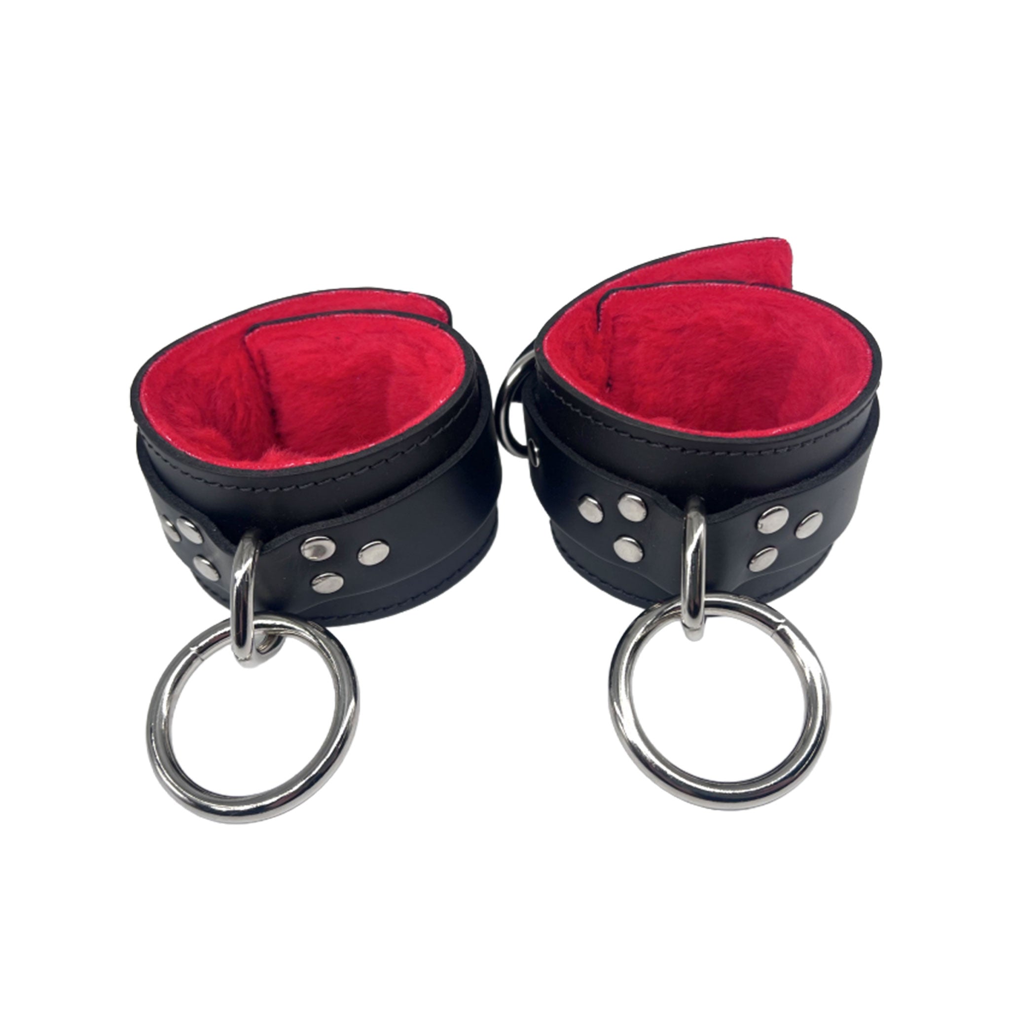Leather latigo-leather genuine-leather fleece cotton-fleece accessories restraints cuffs wrist wristcuffs dual-layered fleece-lining fur-lining adjustable buckle jingle D-ring O-ring reinforced triple-reinforced durable soft luxury jingling fetish fashion alt-fashion bondage bdsm bdsm-fashion bdsm-gear restraints kink kinky kinky-gear kinkwear kinky-play adult-toys unisex black red
