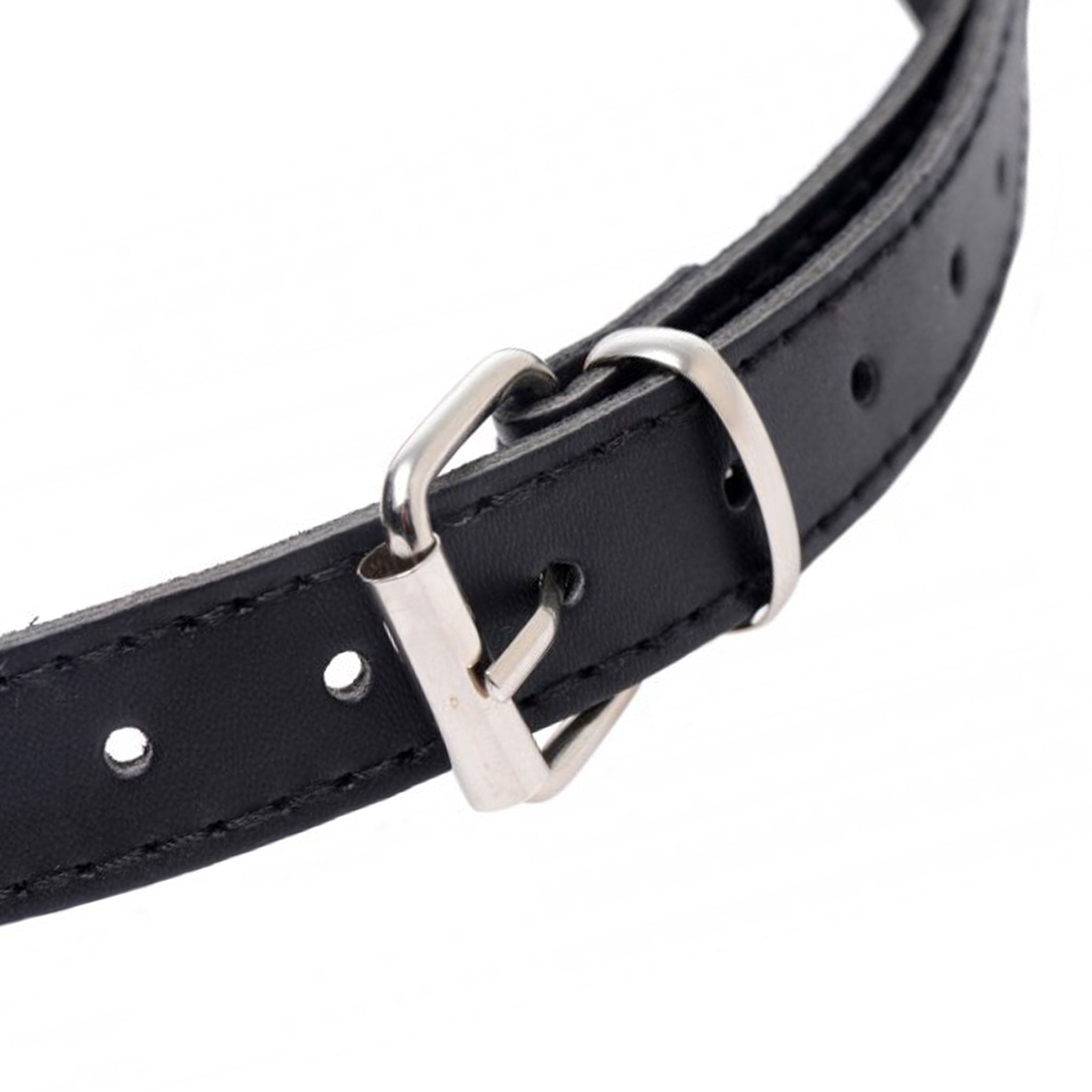 Silicone non-porous phthalate-free leather PU-leather accessories gag mouth-gag heart-shaped adjustable buckle soft playful odorless tasteless sexy fetish fashion alt-fashion alternative bedroom dungeon bondage bdsm bdsm-toys kink kinky kinky-play frisky heartbeat heart-beat sub submissive restraints muffled-sound stifled-speech valentines valentines-collection be-mine couples couples-play partnered-play adult-toys unisex red