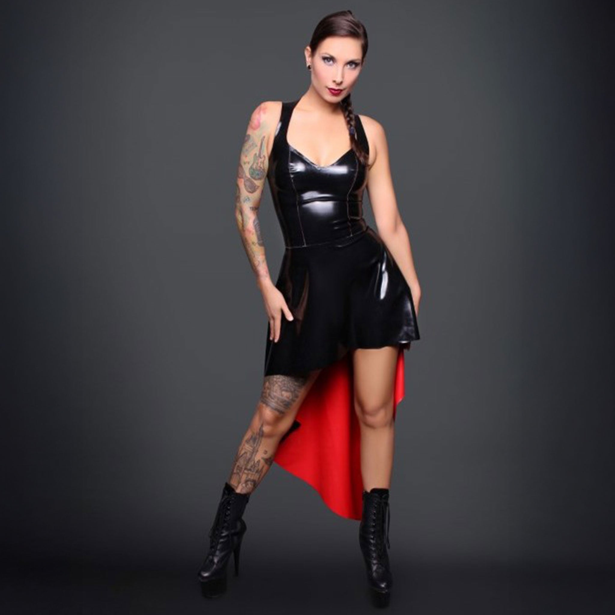 Latex rubber apparel dress maxi-dress maxidress long asymmetrical sleeveless high-back heart-shaped heart-neckline half-zip zipper doorbitchproof door-bitch doorbitch-proof stunning fun beautiful two-tone color-contrast contrast fetish fashion alt-fashion clubwear partywear bdsm kink kinky kinkwear female femme feminine womens black-red