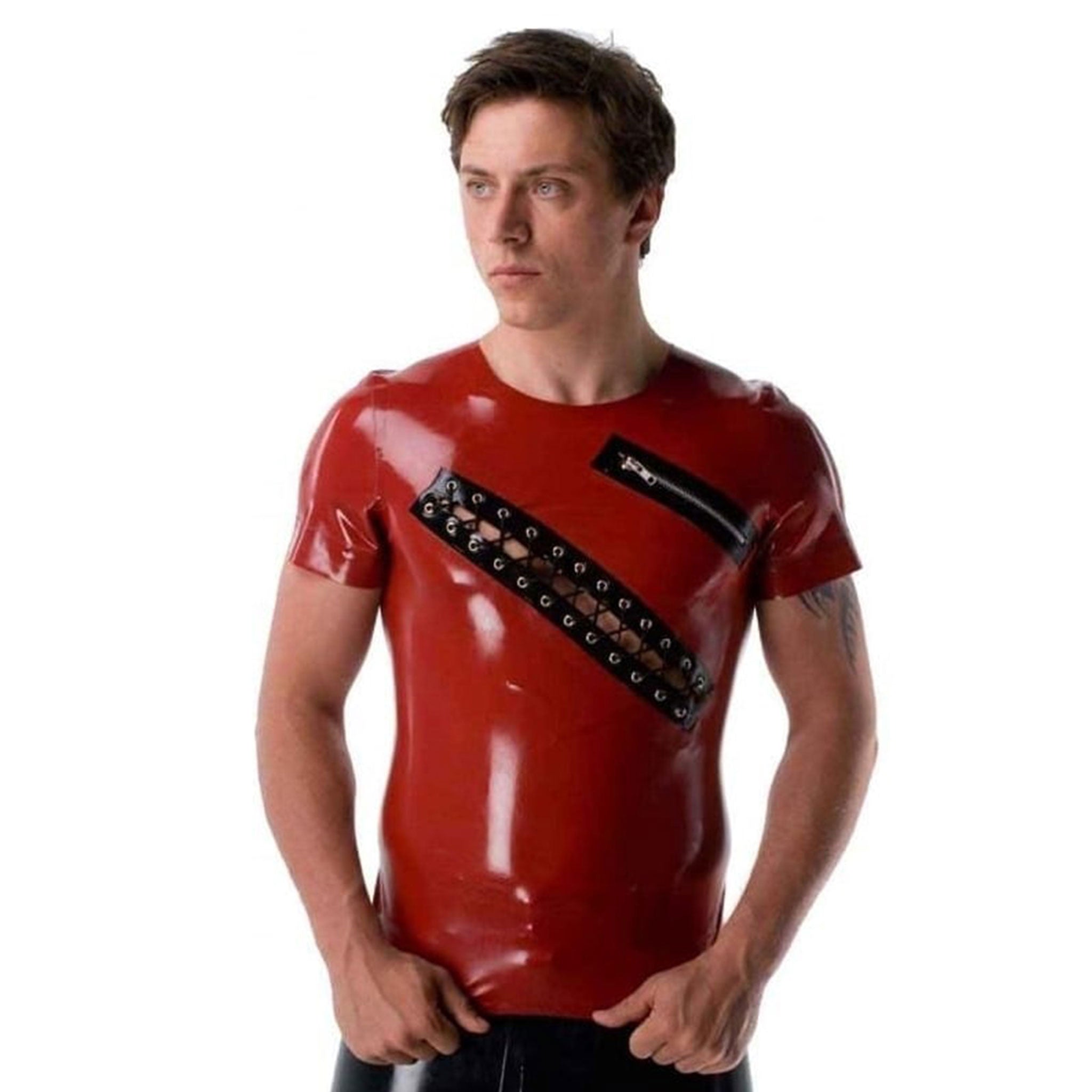 Latex rubber top shirt shortsleeve short-sleeve sleeves sleeved pull-over pullover zipper-detail laceup lace-up high-octane latex-lover headturning head-turning modern classic fetish fashion alt-fashion morpheus male masculine masc mens menswear guys dudes red black