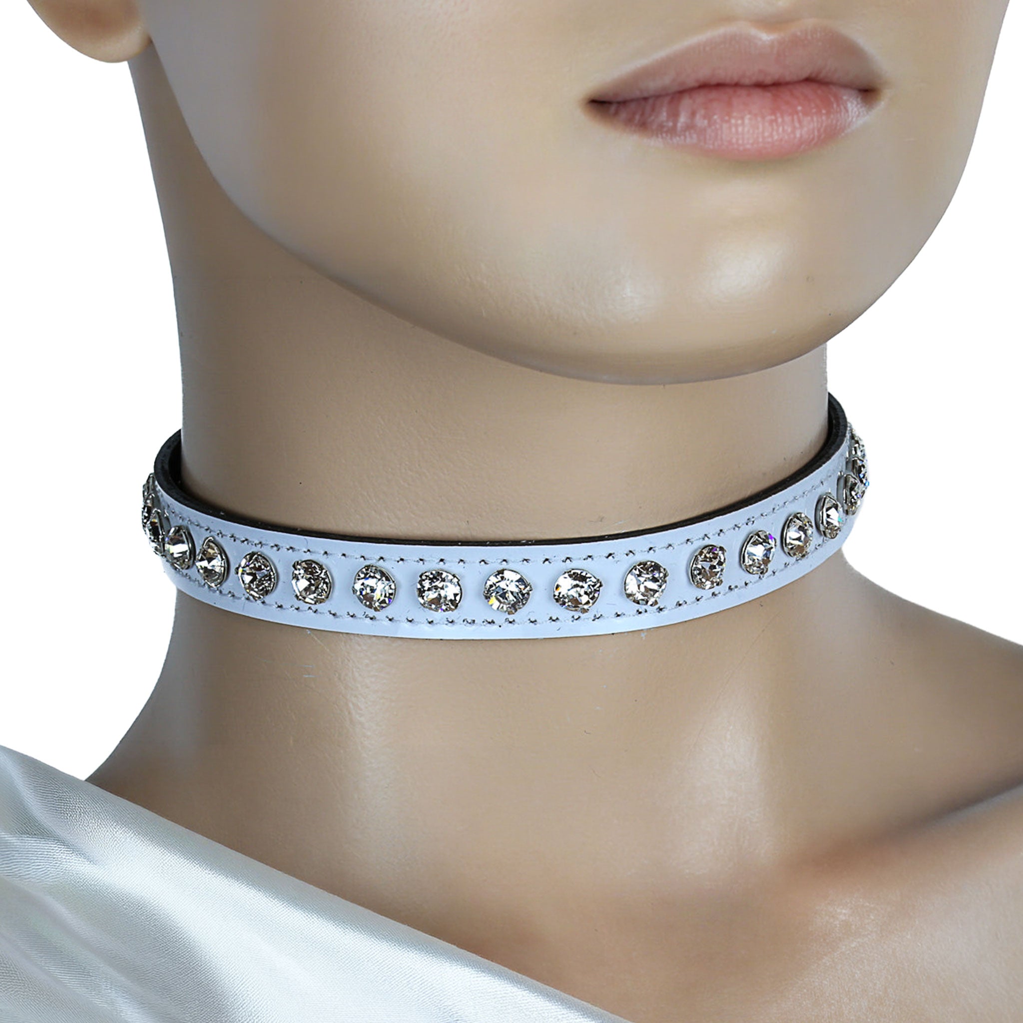 Leather patent-leather rhinestones accessories neck-wear collar choker single-row adjustable buckle D-ring shiny glossy high-shine sparkling fetish fashion alt-fashion alternative punk goth gothic cyber cyberpunk festival rave raver-babe bedroom dungeon bondage bdsm bdsm-fashion bdsm-gear kink kinky kinkwear pet-play costume cosplay halloween unisex white 