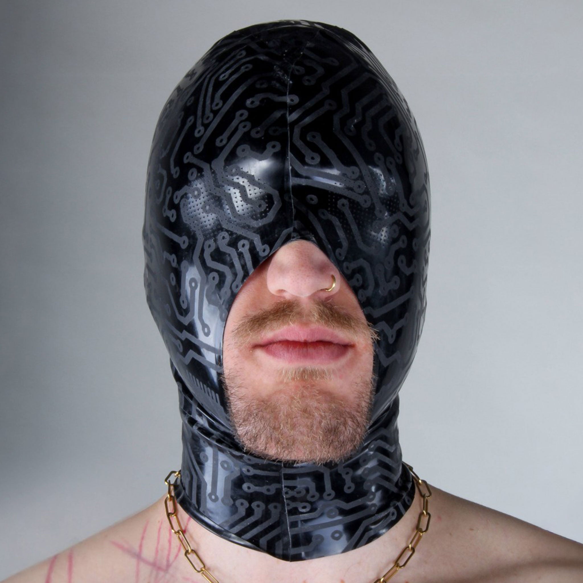 Latex premium-latex hand-cut textured-latex circuit circuit-texture etched-texture accessories hood mask pullover pullon pull-on pull-over open-mouth open nose micro-perforated perforated-eyes anonymity anonymous depersonalization depersonalize shiny cocksucker cock-sucker mystery accessibility breathability fetish-fashion bdsm bondage bondage-hood bondage-gear submissive unisex black