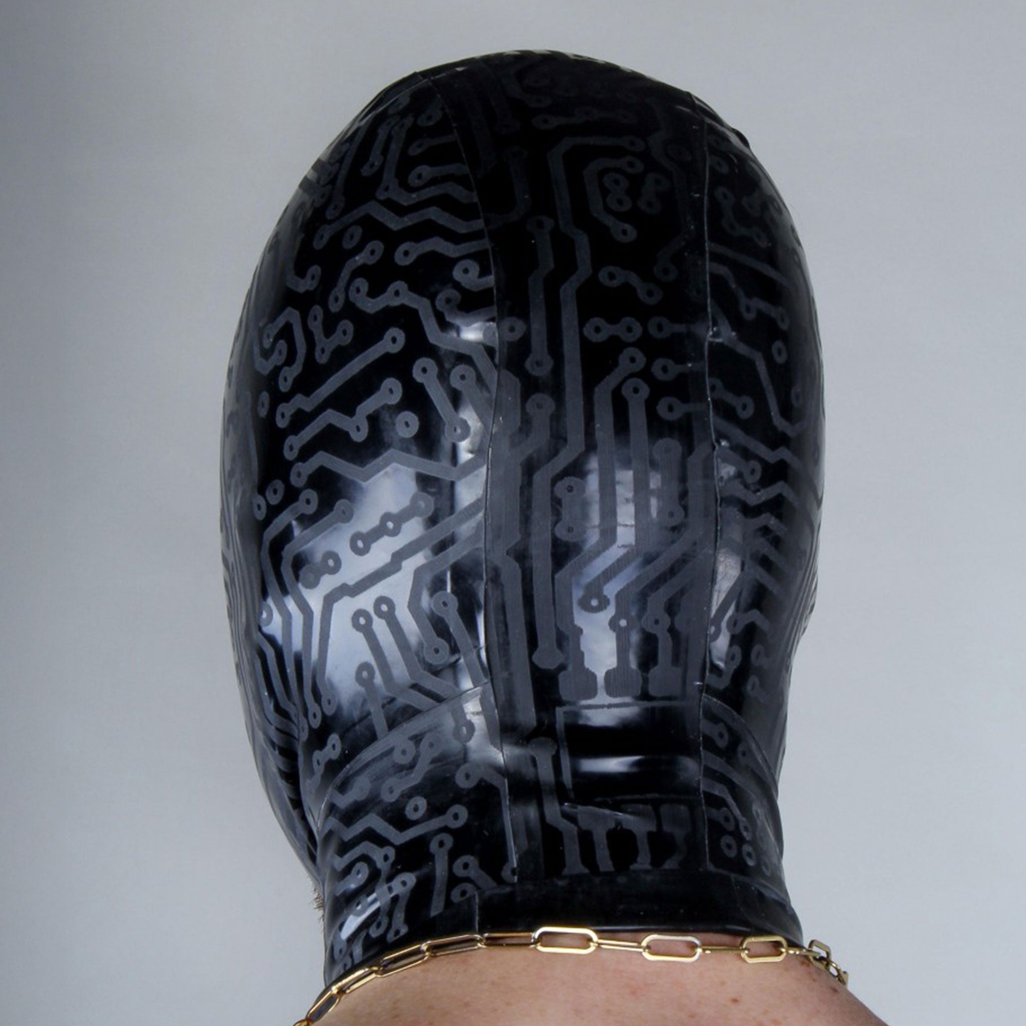 Latex premium-latex hand-cut textured-latex circuit circuit-texture etched-texture accessories hood mask pullover pullon pull-on pull-over open-mouth open nose micro-perforated perforated-eyes anonymity anonymous depersonalization depersonalize shiny cocksucker cock-sucker mystery accessibility breathability fetish-fashion bdsm bondage bondage-hood bondage-gear submissive unisex black