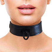 Leather genuine-leather plain-leather accessories collar choker adjustable buckle O-ring hinged removable edgy minimalist stylish structured durable comfortable secure fetish fashion alt-fashion punk goth gothic cyber fetishwear bondage bdsm bdsm-toys bdsm-gear bondage-collar sub submissive kink kinky kinkwear kinky-toys pet pet-play costume cosplay halloween adult-toys unisex black