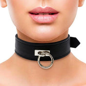 Leather genuine-leather plain-leather accessories collar choker adjustable buckle O-ring hinged removable edgy minimalist stylish structured durable comfortable secure fetish fashion alt-fashion punk goth gothic cyber fetishwear bondage bdsm bdsm-toys bdsm-gear bondage-collar sub submissive kink kinky kinkwear kinky-toys pet pet-play costume cosplay halloween adult-toys unisex black silver chrome