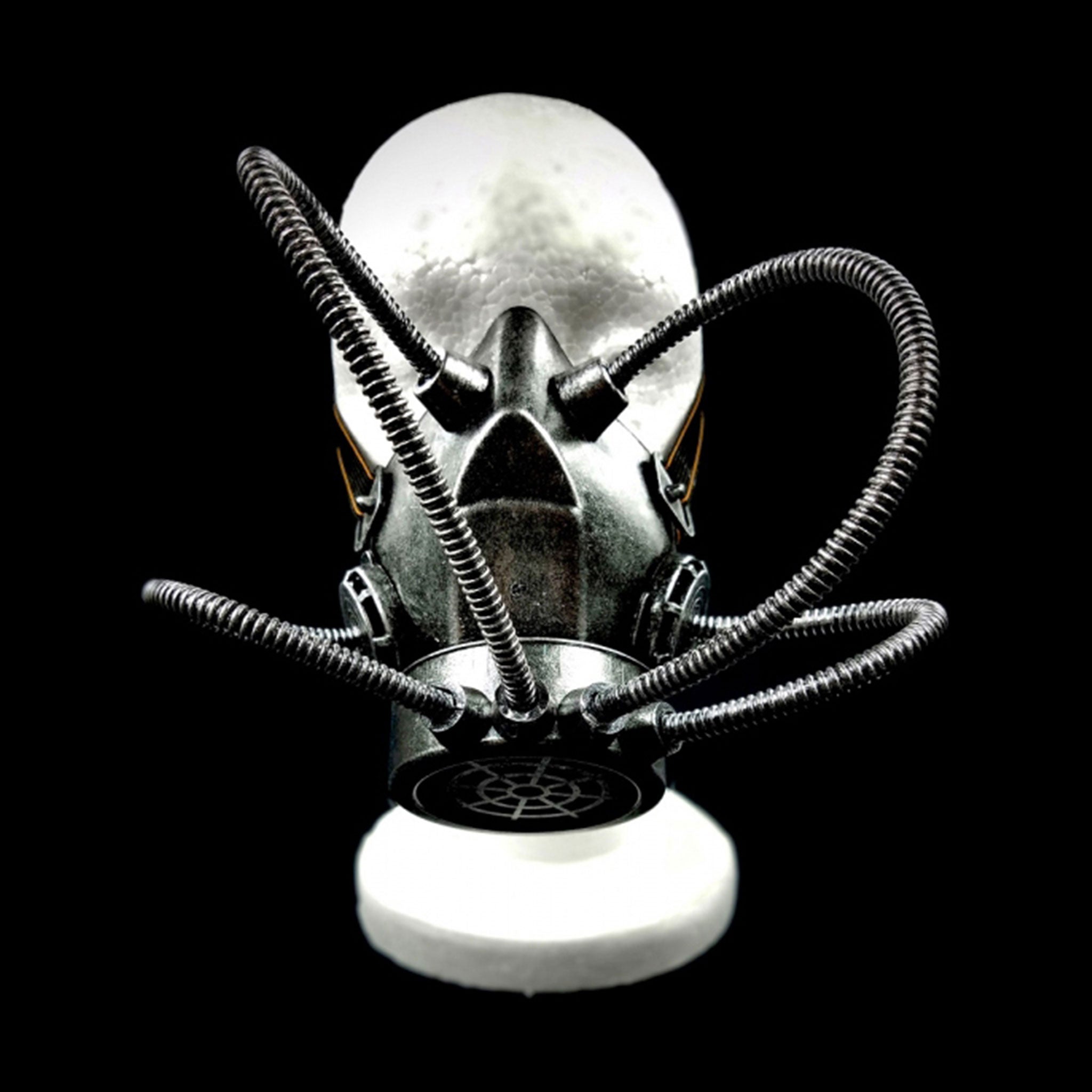 Plastic molded-plastic elastic accessories headgear mask gasmask breathing-filter single-filter twistoff twist-off segmented-tubes metal-tubes flexible-tubes adjustable costume cosplay halloween steampunk cyberpunk ravewear clubwear festival apocalypse post-apocalypse postapocalypse punk badass unisex silver antique-silver