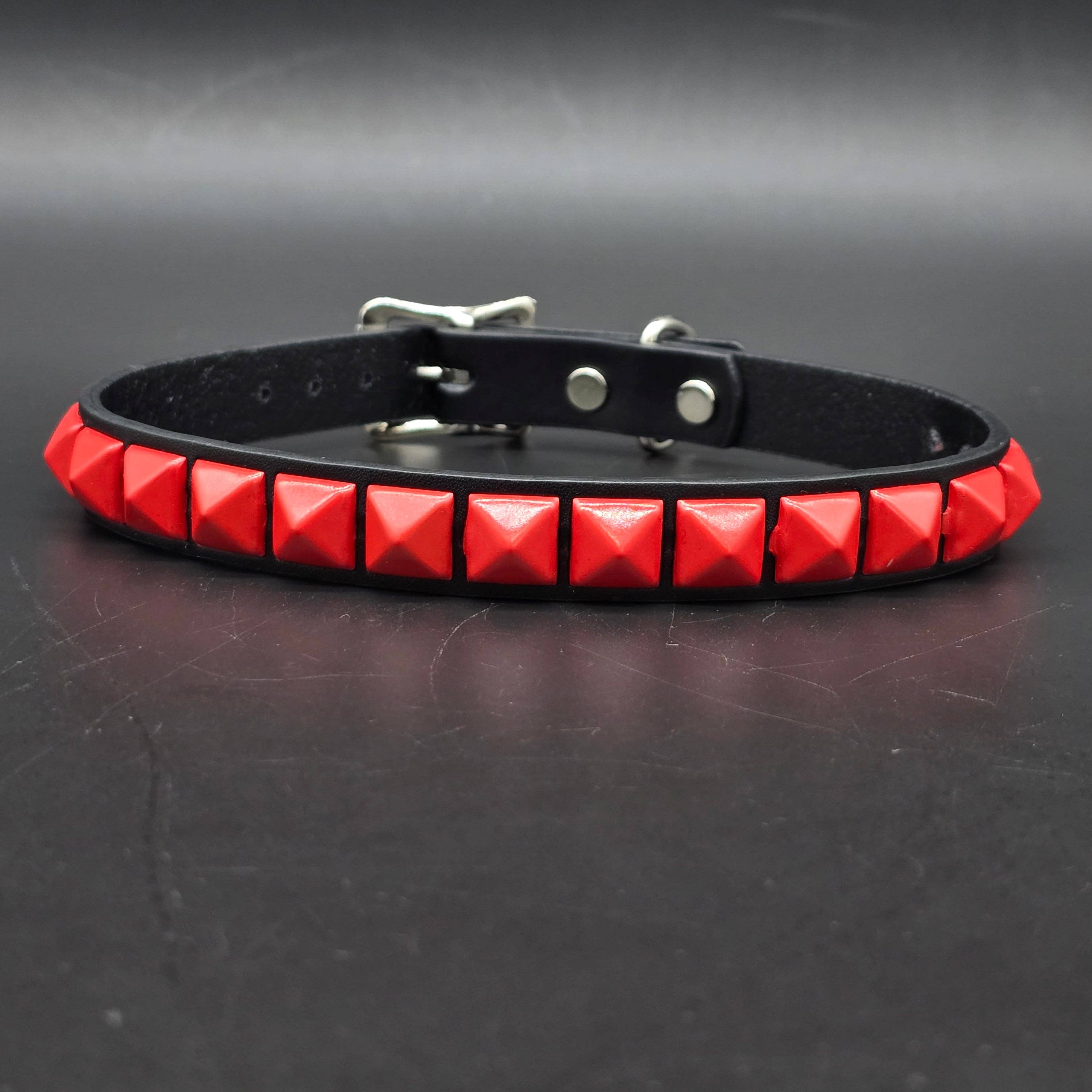 BLACK LEATHER CHOKER WITH 1 ROW 1/2" PYRAMID STUDS