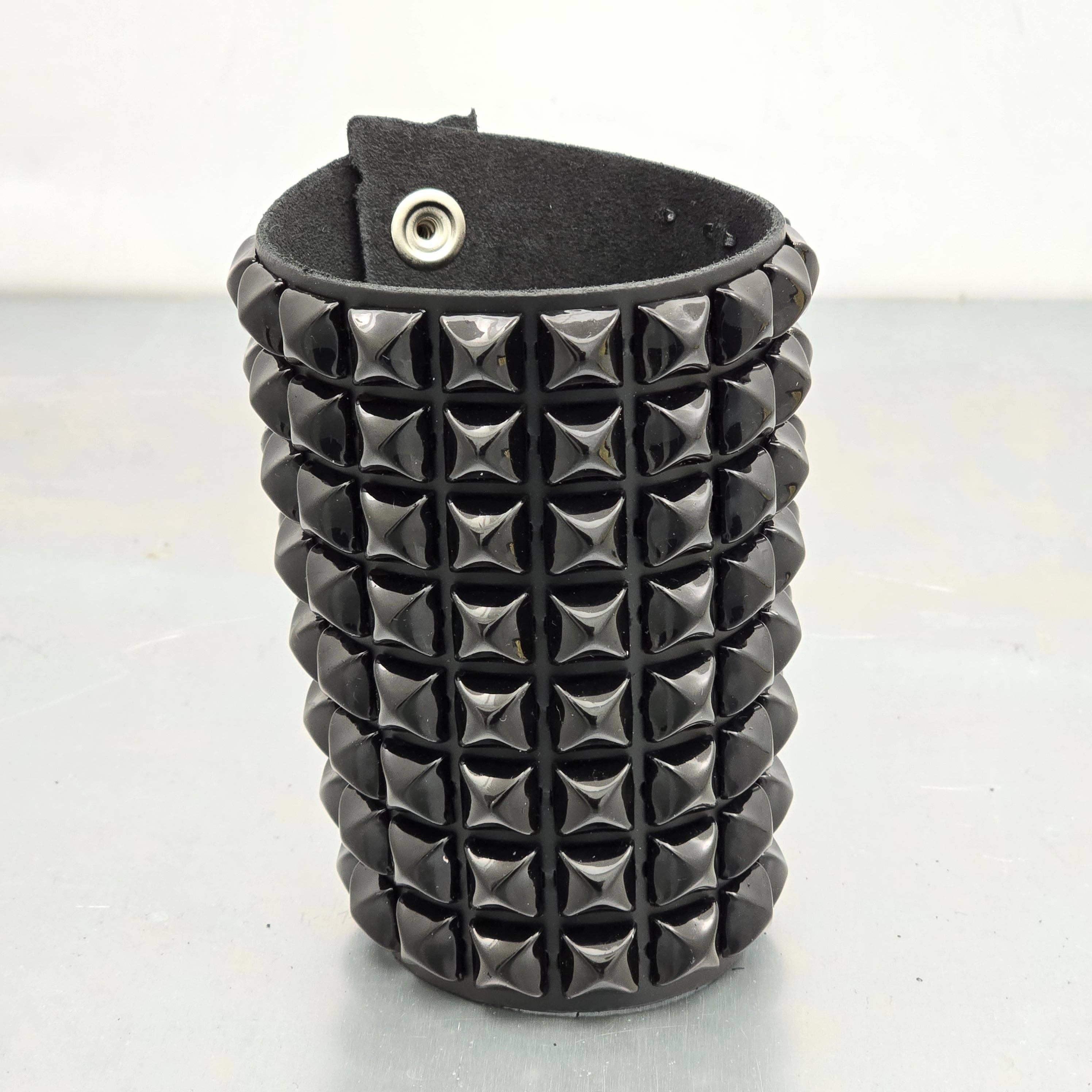 8 ROW PYRAMID STUD SNAP BRACELET
