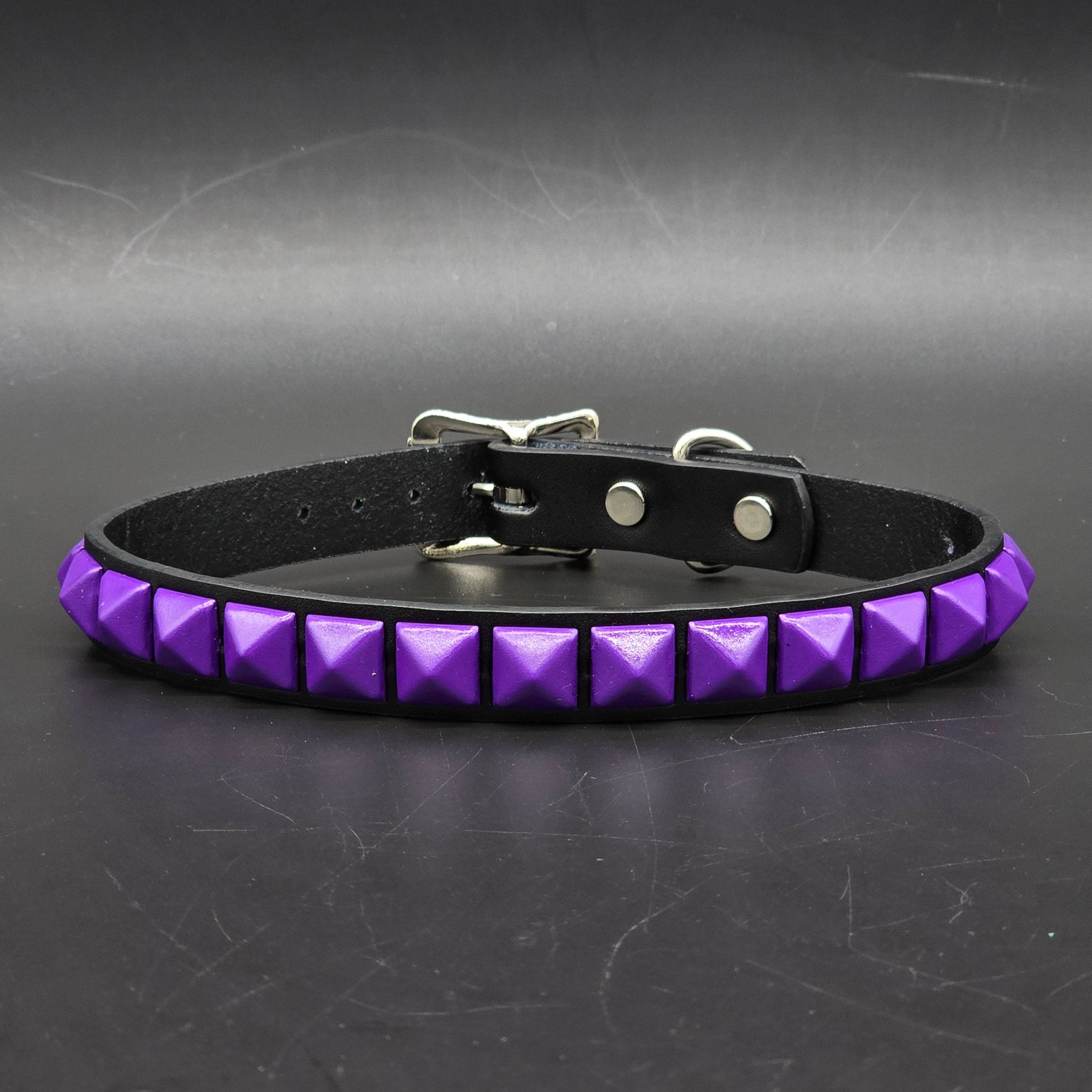 BLACK LEATHER CHOKER WITH 1 ROW 1/2" PYRAMID STUDS