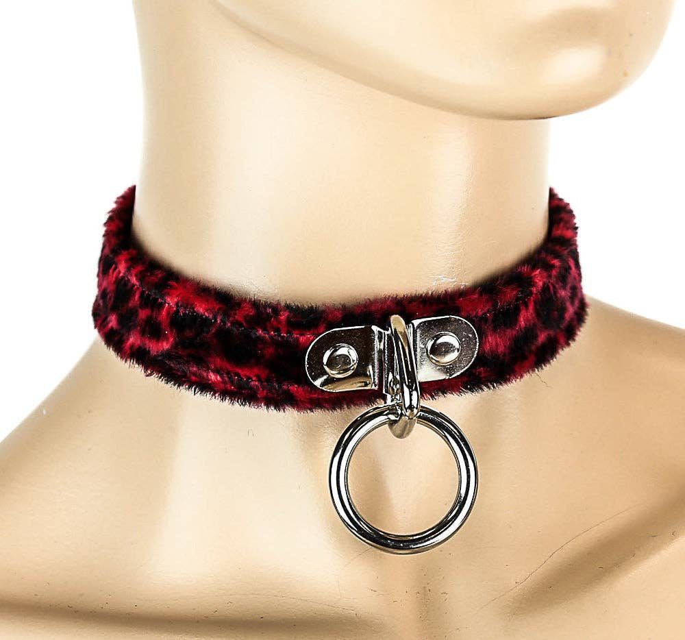 FUZZY LEOPARD BONDAGE CHOKER